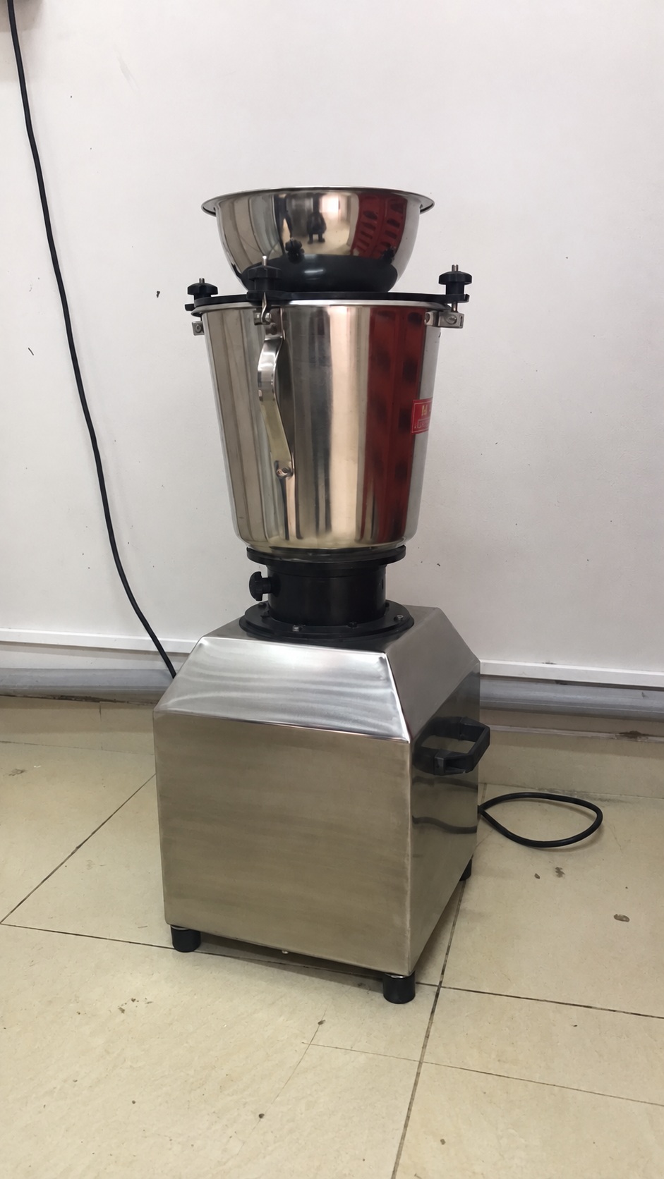 Cremulador em aço inoxidável para processar restos cremados
